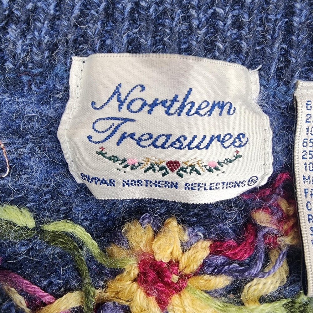 Vintage Northern Treasures Sweater Womens M Blue Floral Cardigan Embroidered - Picture 4 of 9